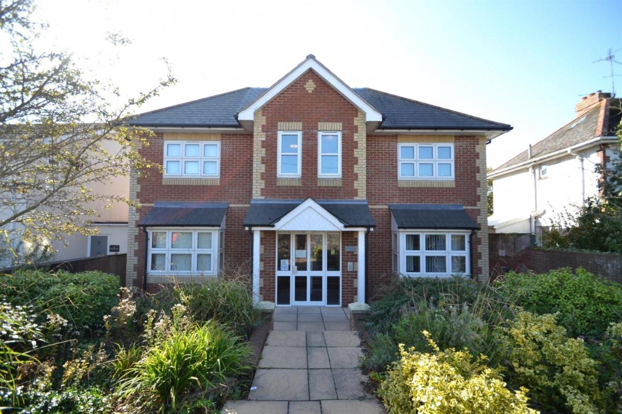 Swanage Holiday Penthouse Apartment, Moments From Beach And Town, On Site Parking, Fast Wifi, Sleeps Up To 6, Rated Exceptional Exterior foto